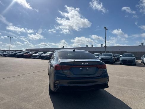 Used 2023 Kia Forte LXS FWD image 16