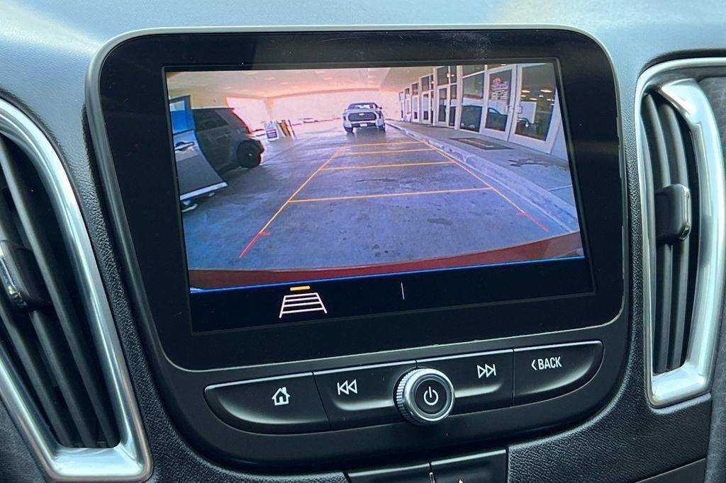 Used 2020 Chevrolet Malibu LT FWD image 20