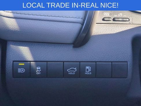 Used 2019 Toyota Camry L image 18