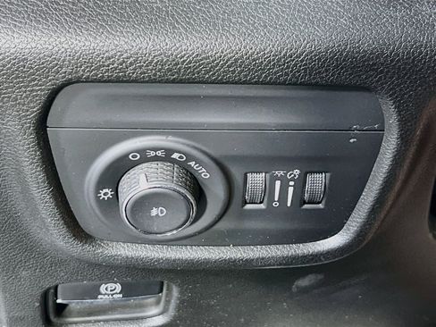 Used 2023 Jeep Grand Cherokee Limited AWD/4WD image 10