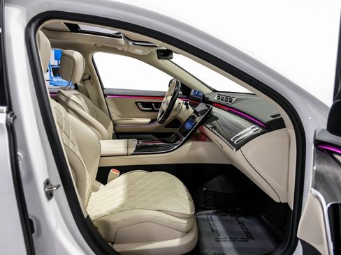 Used 2025 Mercedes-Benz S 580 4MATIC Sedan image 31