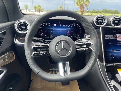 New 2025 Mercedes-Benz GLC 300 image 8
