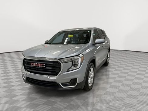 Used 2023 GMC Terrain SLE image 4