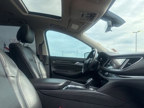 Used 2020 Buick Enclave Avenir w/ Avenir Technology Package FWD image 28