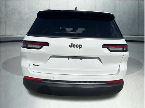New 2026 Jeep Grand Cherokee L Limited w/ Limited Altitude Package AWD/4WD image 4