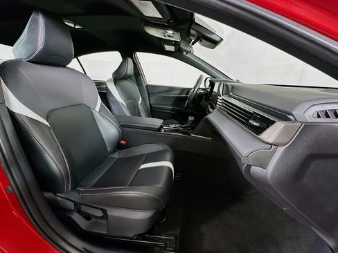 Used 2025 Toyota Camry SE FWD image 29