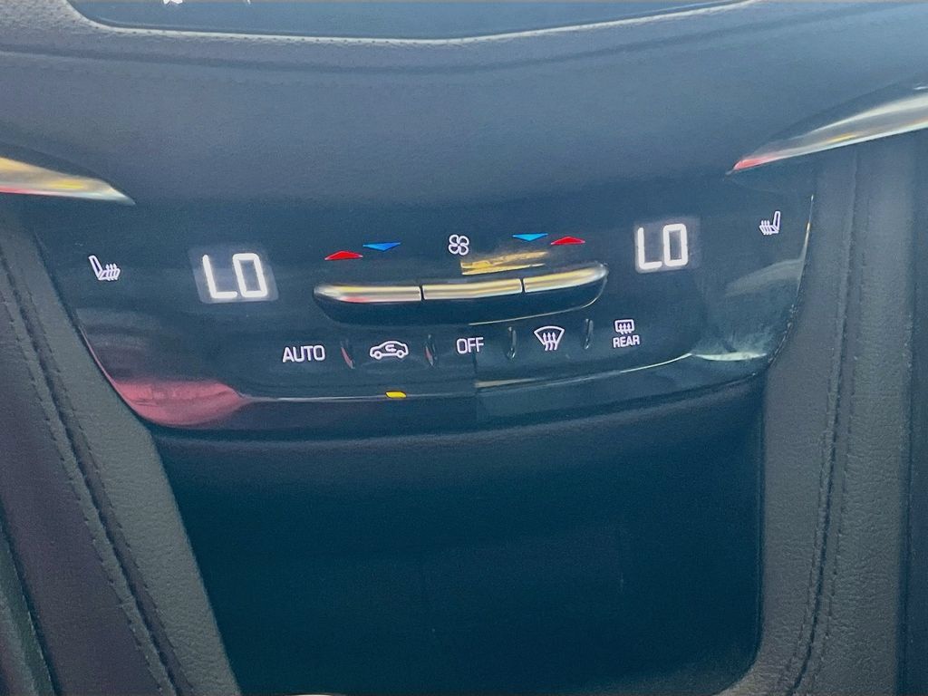 Used 2022 Cadillac XT5 Sportv AWD/4WD image 16
