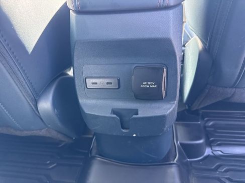 Used 2025 Ford Maverick Lariat image 12