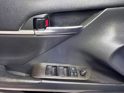 Used 2021 Toyota Camry SE FWD image 20