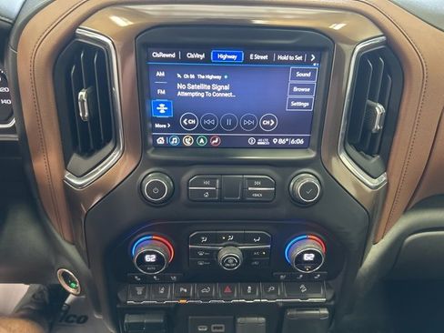 Used 2020 Chevrolet Silverado 2500 High Country w/ Z71 Off-Road Package image 26