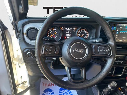 Certified 2024 Jeep Gladiator Sport image 17