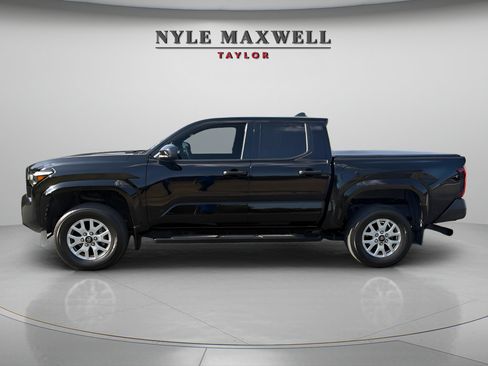 Used 2024 Toyota Tacoma SR AWD/4WD image 4