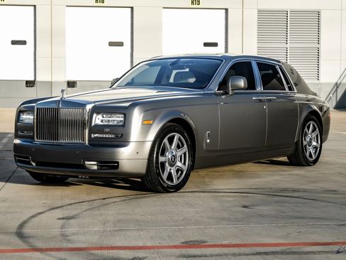 Used 2014 Rolls-Royce Phantom Sedan image 3