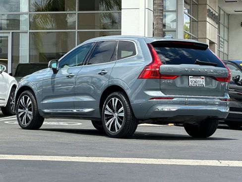 Certified 2023 Volvo XC60 B5 Plus AWD/4WD image 3