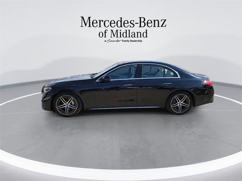 Used 2025 Mercedes-Benz E 350 4MATIC Sedan image 5