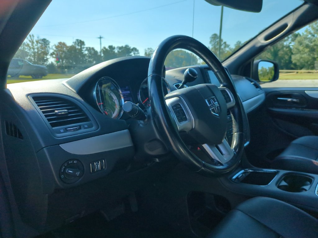 Used 2020 Dodge Grand Caravan GT FWD image 16