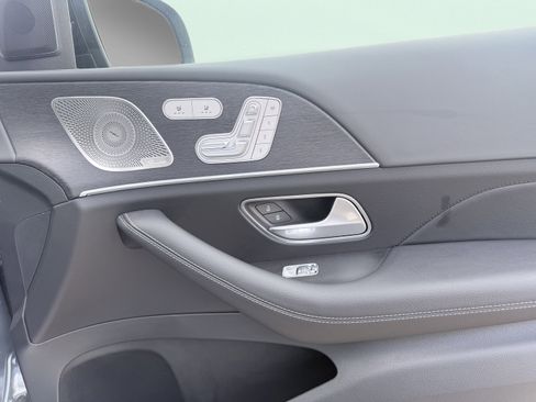 Used 2025 Mercedes-Benz GLE 450e 4MATIC w/ AMG Line Exterior image 28