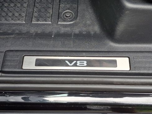 Used 2024 Land Rover Defender 110 V8 AWD/4WD image 30