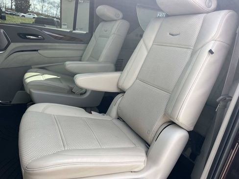 Used 2022 Cadillac Escalade ESV Sport Platinum RWD image 20