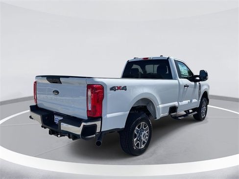 New 2025 Ford F350 XLT image 4