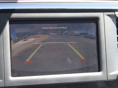 Used 2023 Chrysler Voyager LX FWD image 16
