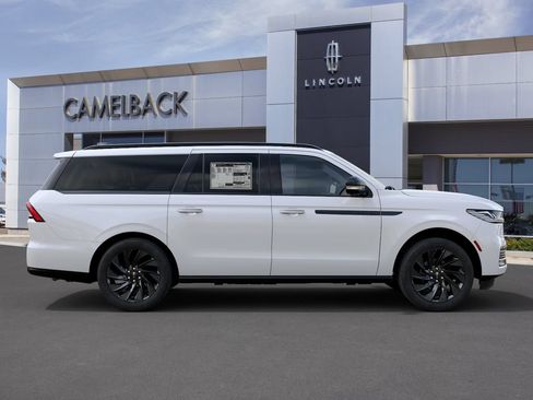 New 2027 Lincoln Navigator L Reserve w/ Jet Appearance Package AWD/4WD image 5
