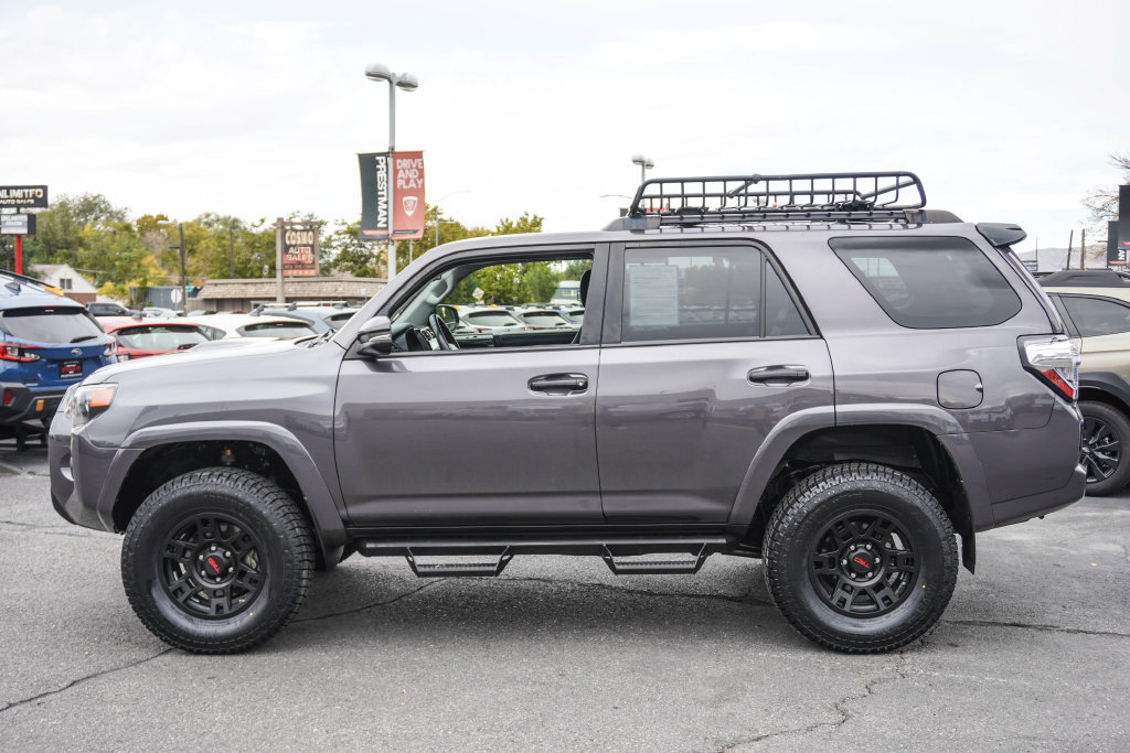 Used 2021 Toyota 4Runner Venture w/ Moonroof Package AWD/4WD image 21