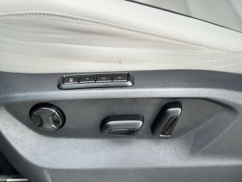 Used 2021 Volkswagen Tiguan SEL Premium R-Line image 22