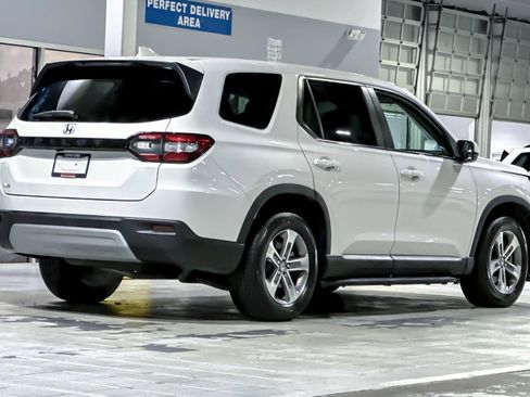 Used 2023 Honda Pilot EX-L image 8