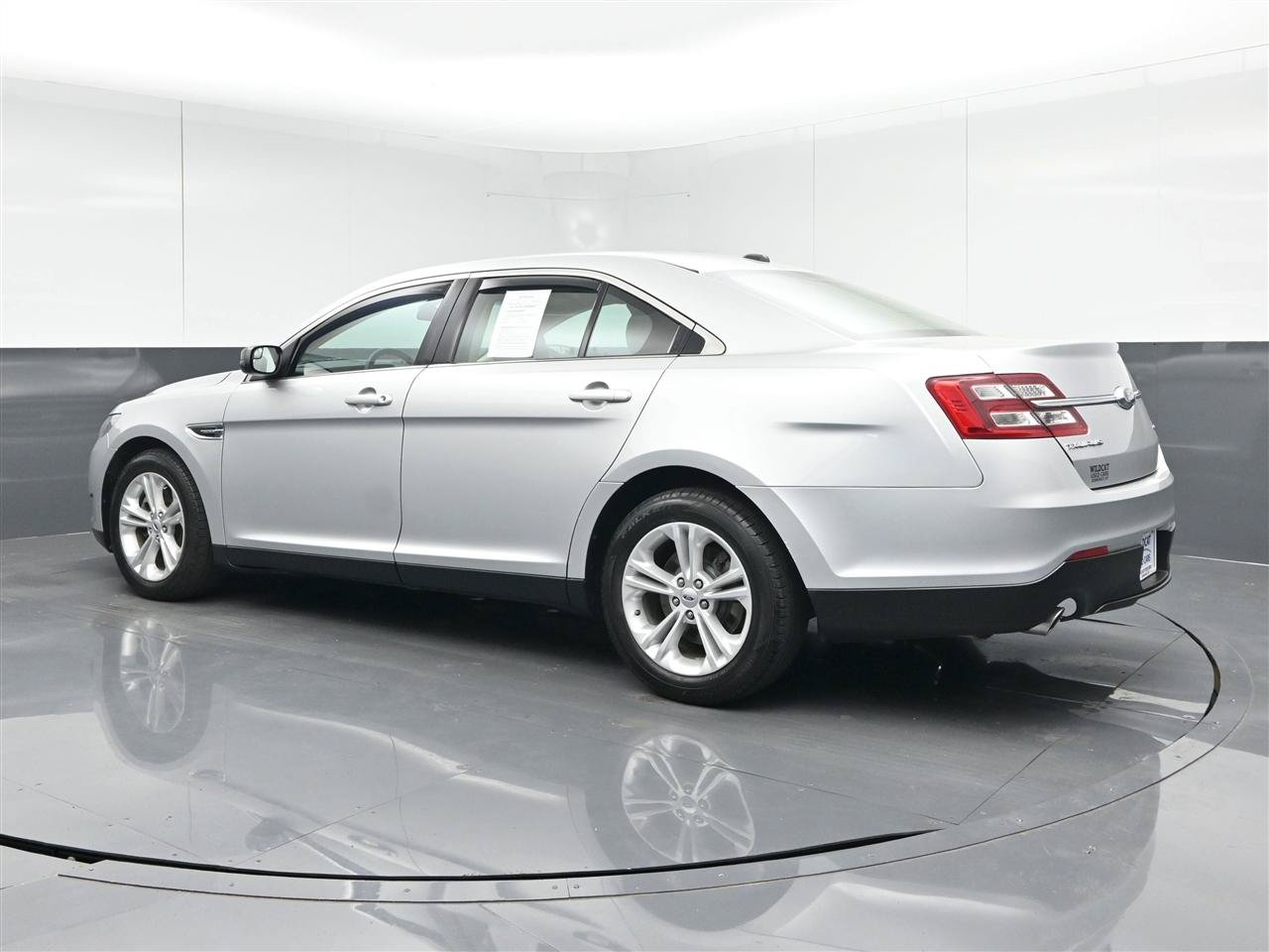 Used 2019 Ford Taurus SE FWD image 7