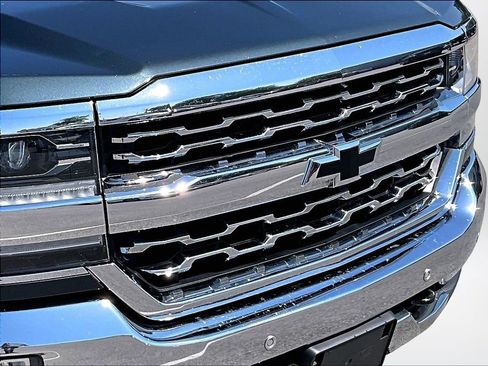 Used 2017 Chevrolet Silverado 1500 LTZ w/ LTZ Plus Package AWD/4WD image 29