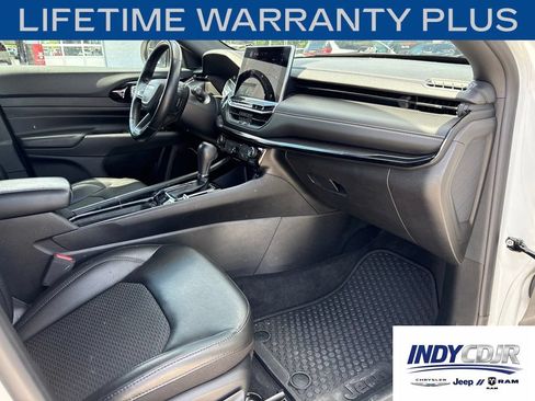 Used 2022 Jeep Compass Latitude w/ Sun and Sound Group AWD/4WD image 14