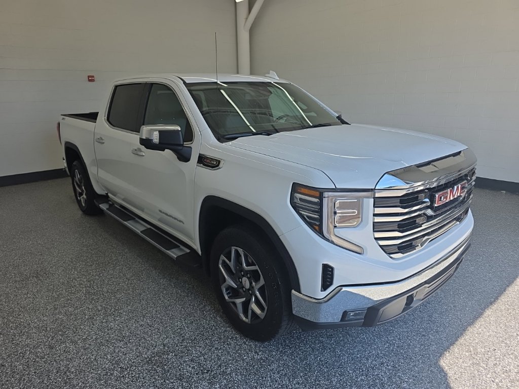 Used 2023 GMC Sierra 1500 SLT w/ SLT Premium Package AWD/4WD image 7
