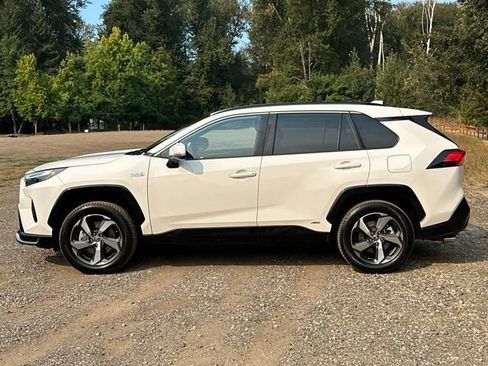 Used 2023 Toyota RAV4 SE w/ Weather & Moonroof Package AWD/4WD image 6