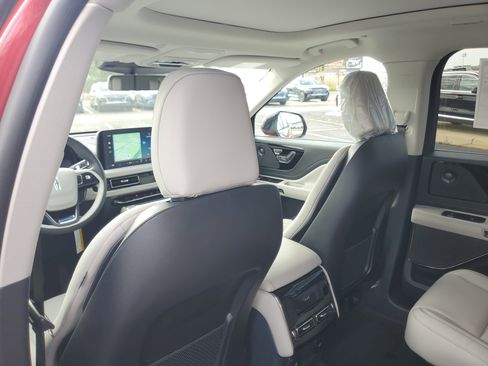 New 2026 Lincoln Aviator Reserve AWD/4WD image 24