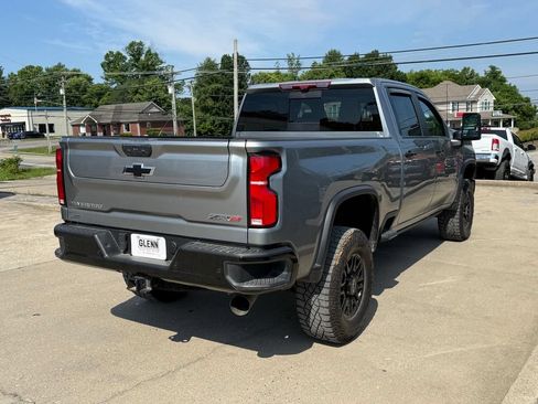 Used 2025 Chevrolet Silverado 2500 ZR2 AWD/4WD image 6