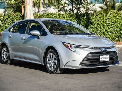Used 2024 Toyota Corolla LE FWD image 5
