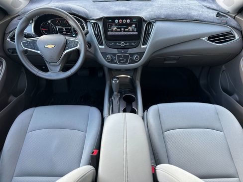 Used 2018 Chevrolet Malibu LT image 12