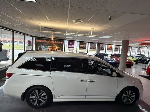 Used 2014 Honda Odyssey Touring Elite image 5