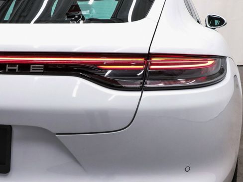 Used 2023 Porsche Panamera 4 Platinum Edition image 54