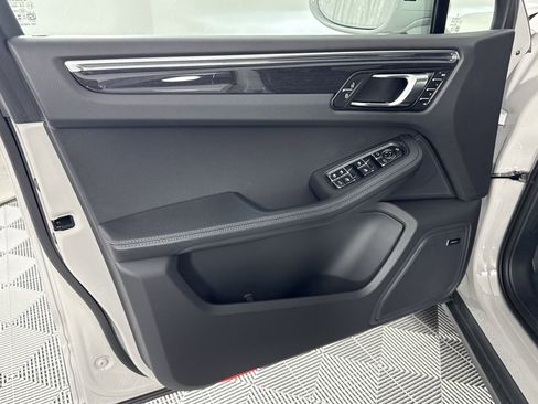 New 2025 Porsche Macan image 13