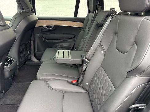 Used 2025 Volvo XC90 B6 Core w/ Climate Package image 17