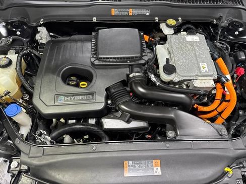 Used 2020 Ford Fusion SE FWD image 8