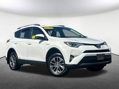 Used 2016 Toyota RAV4 XLE AWD/4WD image 2