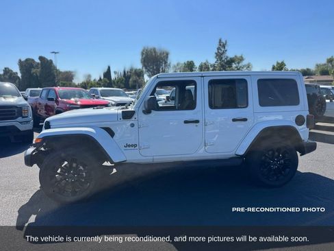 Used 2025 Jeep Wrangler Unlimited Sahara AWD/4WD image 2