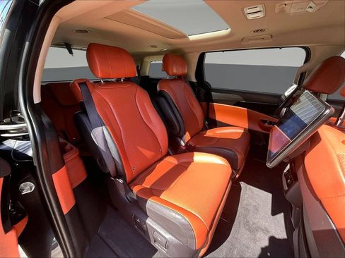 Used 2024 Kia Carnival SX Prestige FWD image 29