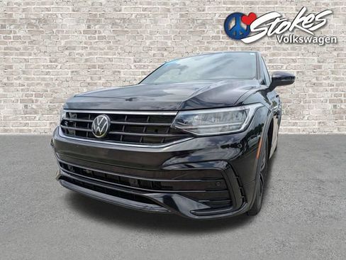 Certified 2022 Volkswagen Tiguan SE R-Line FWD image 8