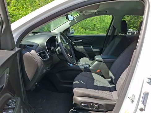 Used 2024 Chevrolet Equinox LT AWD/4WD image 16