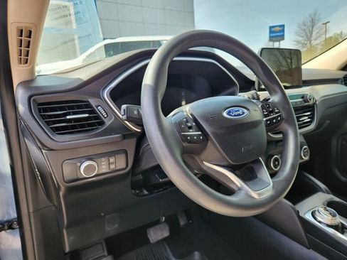 Used 2020 Ford Escape SE image 10