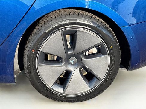 Used 2021 Tesla Model 3 Standard Range Plus image 33